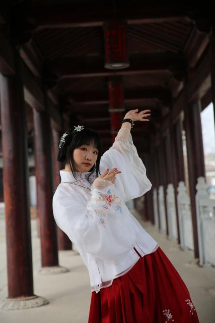 e8a09bab851d86b2020bb06c38c33c16~640x640.jpg